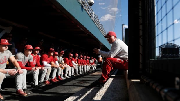 Brad Bohannon speaks to Alabama baseball during spring training, 2022